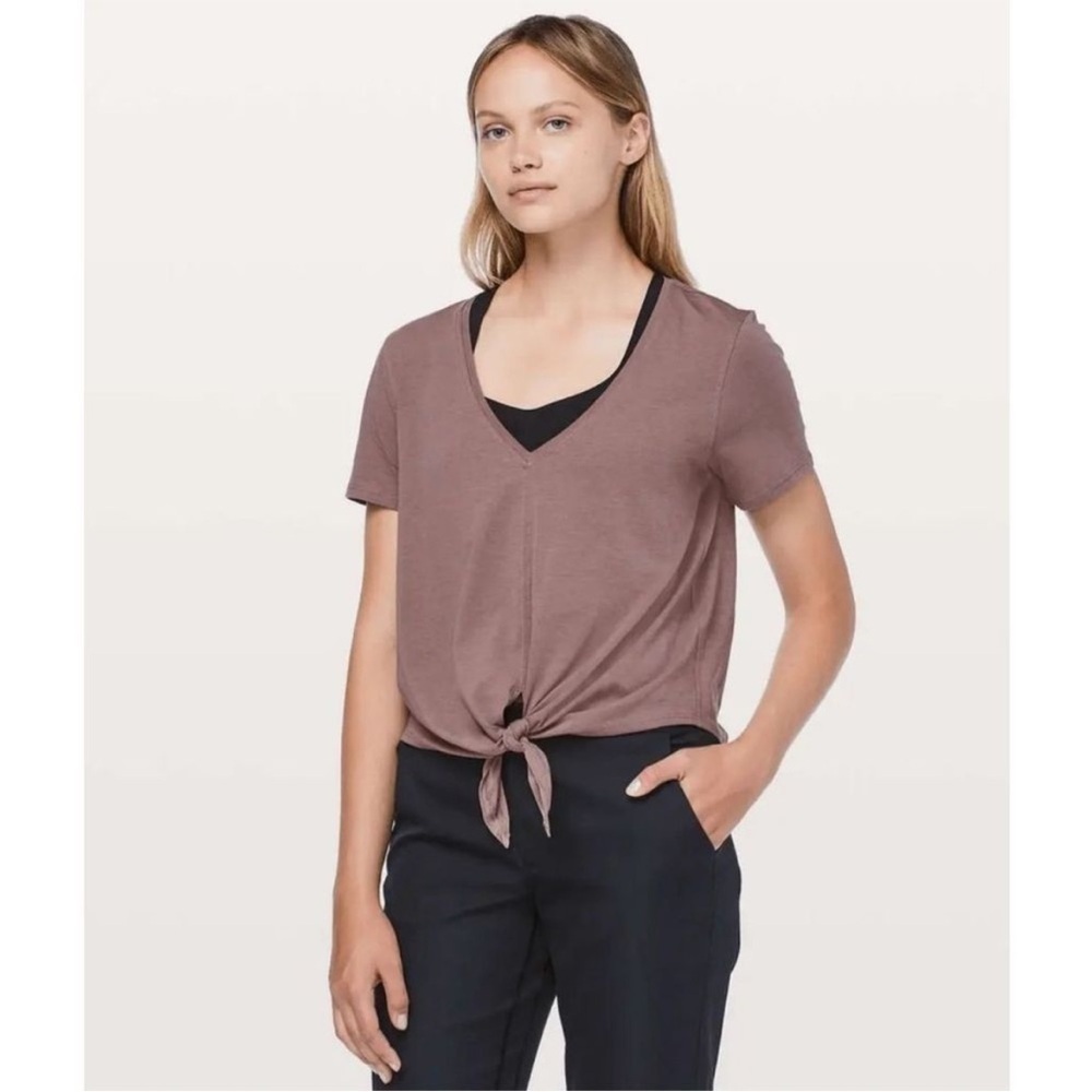 Lululemon Knot Gonna Fly top